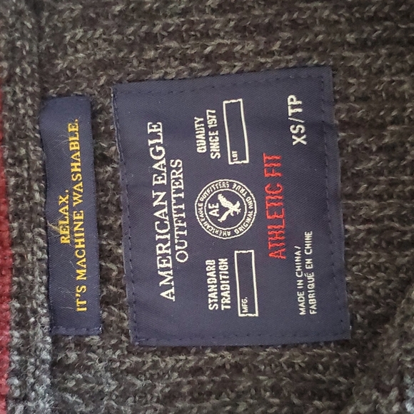 Men's Sweater - Picture 4 of 7